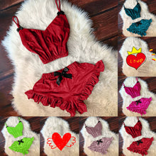 Load image into Gallery viewer, Solid color velvet suspender underwear set(AY1609)