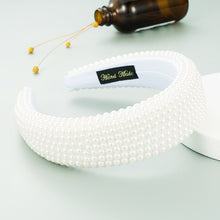 Load image into Gallery viewer, Hot selling gypsophila pearl headband