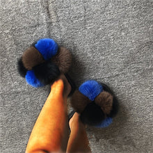 Load image into Gallery viewer, Hot selling fur ball slippers