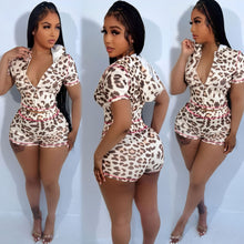 Load image into Gallery viewer, Fashionable leopard print zipper hooded print contrast color tight hip lift two piece suit
