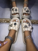 Load image into Gallery viewer, Fashion rhinestone peanut slippers HPSD271
