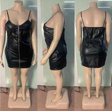 Load image into Gallery viewer, Sexy PU leather zipper hip dress（AY1818）

