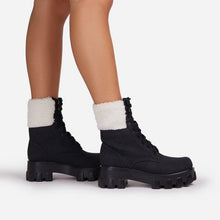 Load image into Gallery viewer, Fashion lace-up plush Martin boots（HPSD159）

