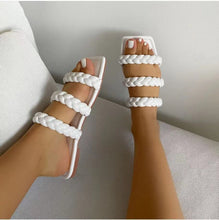 Load image into Gallery viewer, Hot selling multiple woven flat sandals
