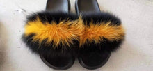 Load image into Gallery viewer, Multicolor fur slippers
